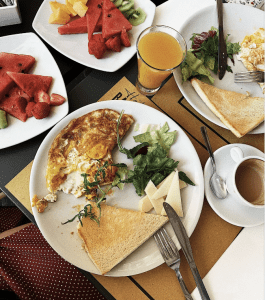 Made-to-order omelets ensure a mama gets just what she wants!